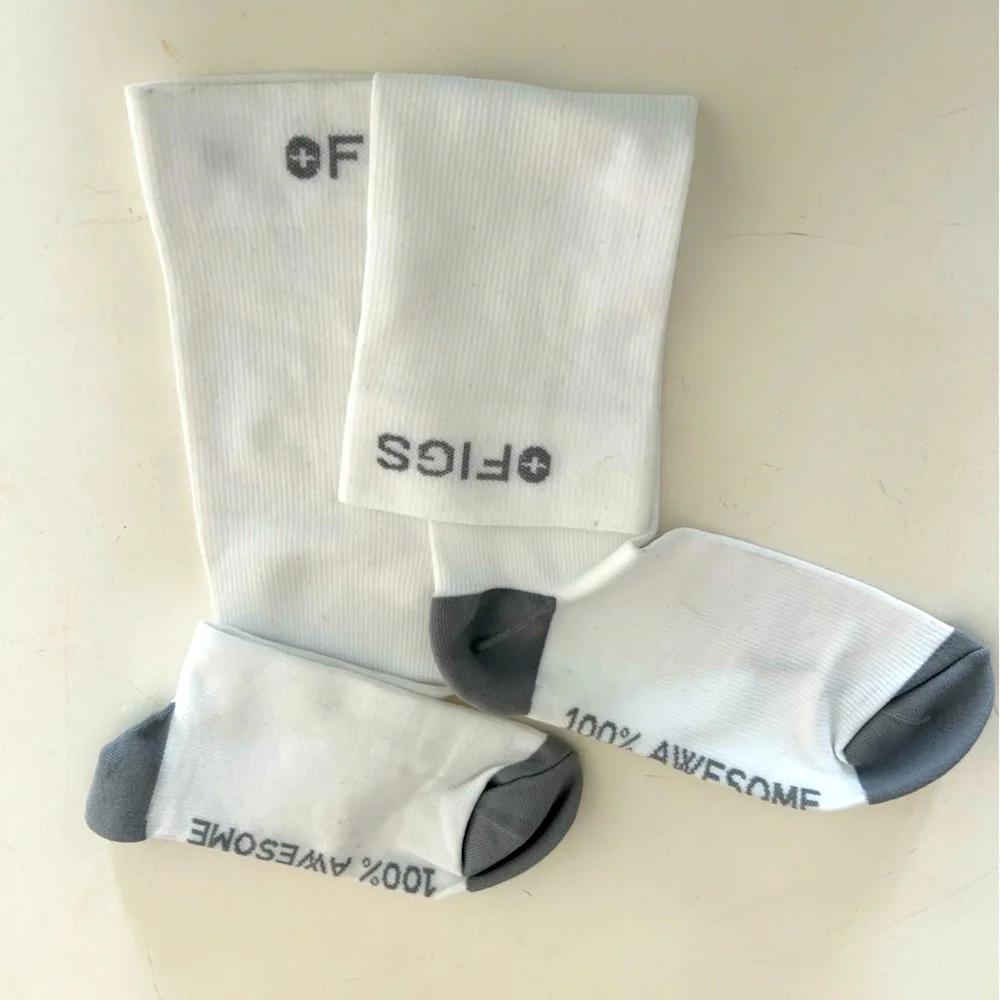 FIGS New White Compression Socks Medium 100% AWESOME Solid White Grey Supportive